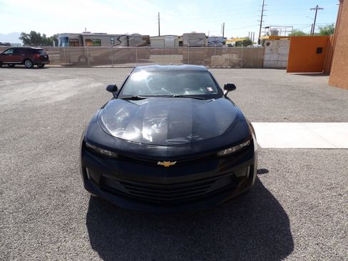 Used 2017 Chevrolet Camaro LT RWD image 3