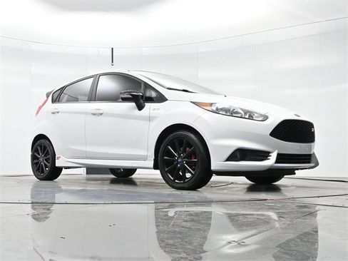 Used 2019 Ford Fiesta ST-Line w/ ST Line Cold Weather Package image 21