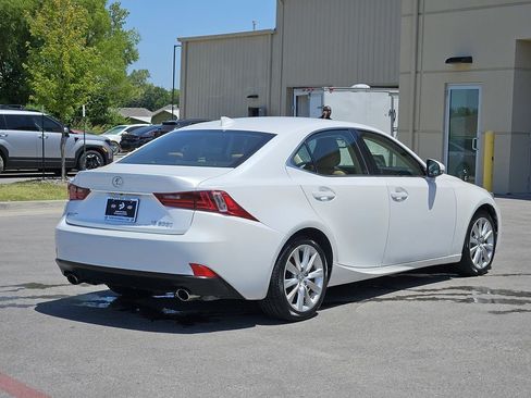 Used 2016 Lexus IS 200t RWD image 4