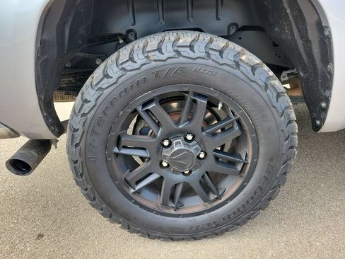 Used 2021 Toyota Tundra SR5 w/ SR5 Leather Package RWD image 9