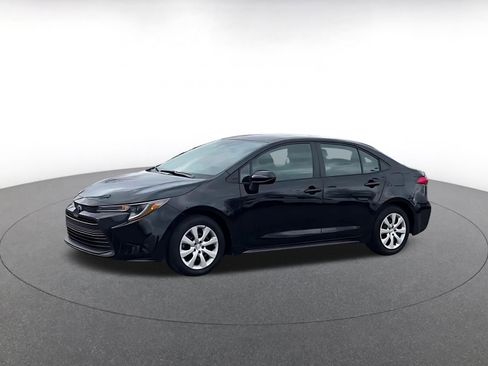 Used 2025 Toyota Corolla LE image 8
