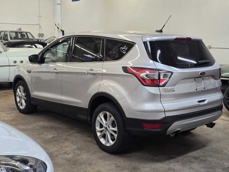 Used 2017 Ford Escape SE FWD image 13