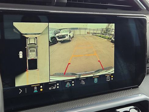 Used 2023 GMC Sierra 1500 Denali w/ Technology Package AWD/4WD image 18