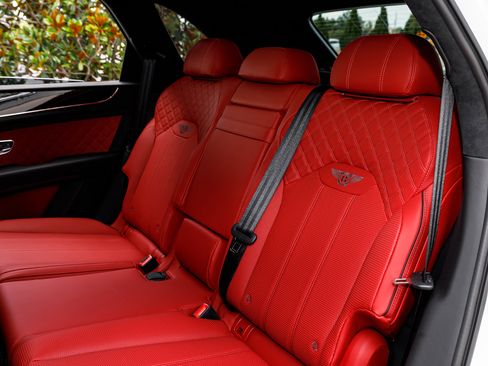 Certified 2023 Bentley Bentayga AWD/4WD image 35