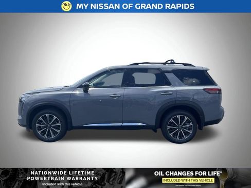 New 2026 Nissan Pathfinder Platinum AWD/4WD image 2