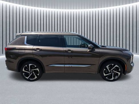 Used 2024 Mitsubishi Outlander SEL FWD image 3
