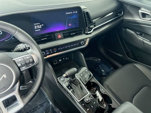 Certified 2024 Kia Sportage EX image 23