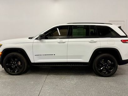 Used 2022 Jeep Grand Cherokee Altitude