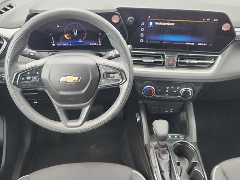 Used 2025 Chevrolet TrailBlazer LT AWD/4WD image 27