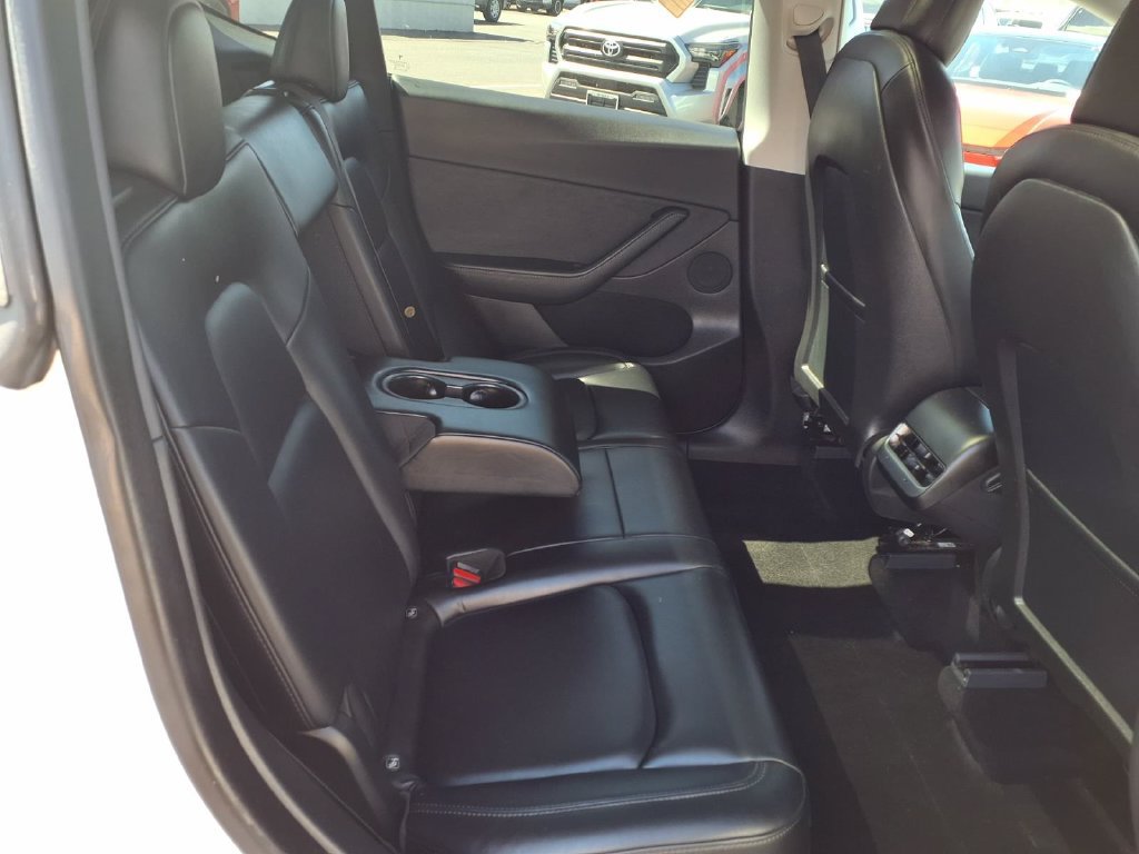 Used 2021 Tesla Model Y Long Range AWD/4WD image 32