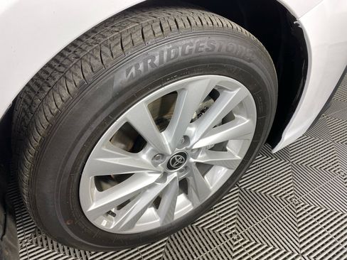 Used 2024 Toyota Camry SE FWD image 6