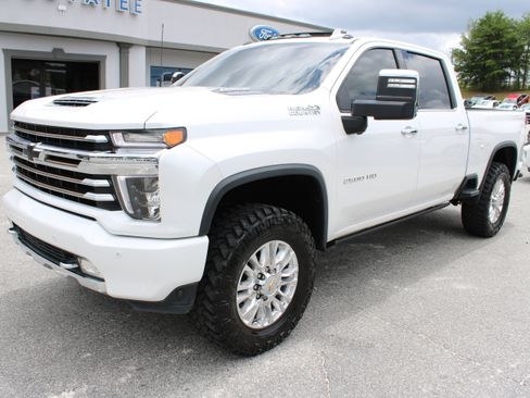 Used 2021 Chevrolet Silverado 2500 High Country w/ Z71 Off-Road Package AWD/4WD image 2
