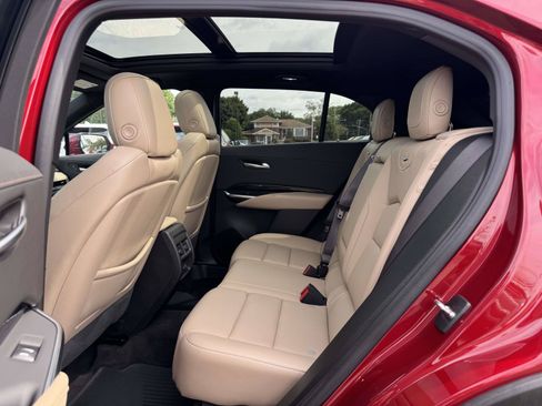 Certified 2024 Cadillac XT4 Luxury w/ Cold Weather Package AWD/4WD image 11