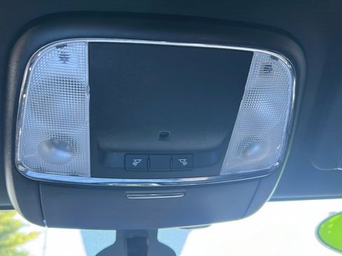 Used 2019 Jeep Grand Cherokee Laredo image 22
