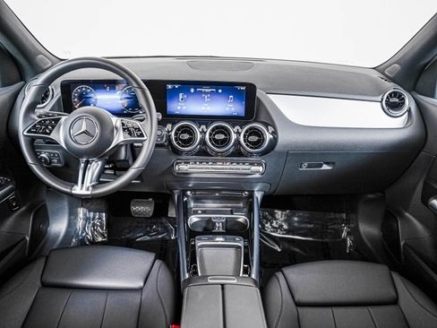 Certified 2026 Mercedes-Benz GLA 250 image 9