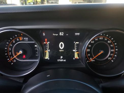 Used 2023 Jeep Gladiator Sport AWD/4WD image 30