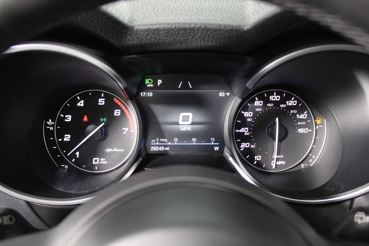 Used 2023 Alfa Romeo Stelvio Veloce AWD/4WD image 13
