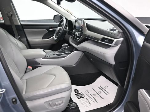 Used 2020 Toyota Highlander XLE image 13