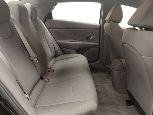 Used 2025 Hyundai Elantra SE FWD image 19