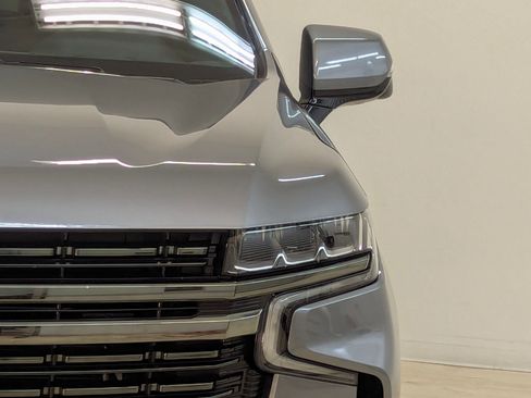 Used 2022 Chevrolet Suburban RST w/ Sport Performance Package image 11