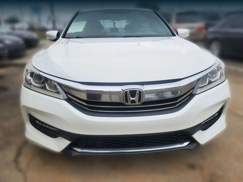 Used 2016 Honda Accord Sport image 19