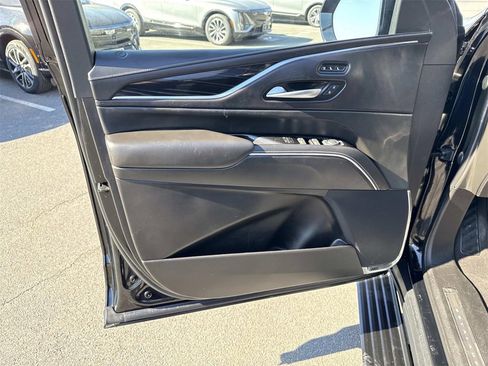 Certified 2023 Cadillac Escalade ESV V w/ LPO, ONYX Package image 15