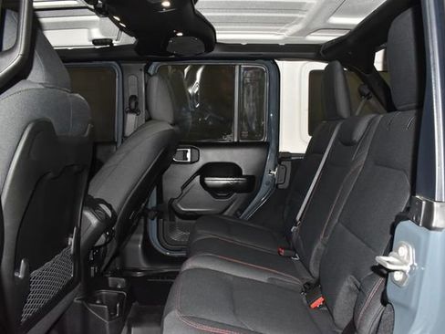 Used 2024 Jeep Wrangler Unlimited Rubicon w/ Convenience Group AWD/4WD image 27
