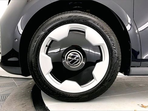New 2025 Volkswagen ID. Buzz Pro S image 12