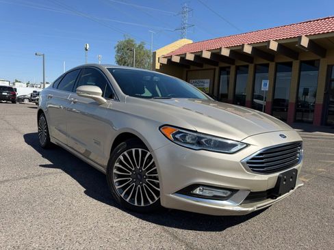 Used 2017 Ford Fusion Energi SE FWD image 1