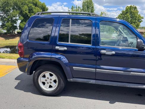 Used 2007 Jeep Liberty Sport RWD image 31