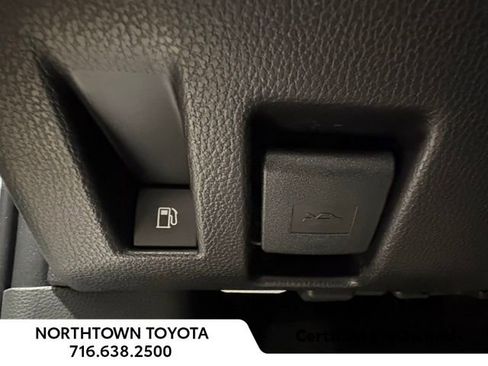 Used 2025 Toyota RAV4 XLE w/ Weather Package image 21