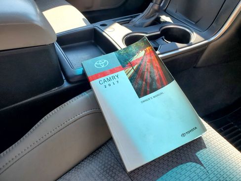 Used 2017 Toyota Camry SE w/ Moonroof Package FWD image 42