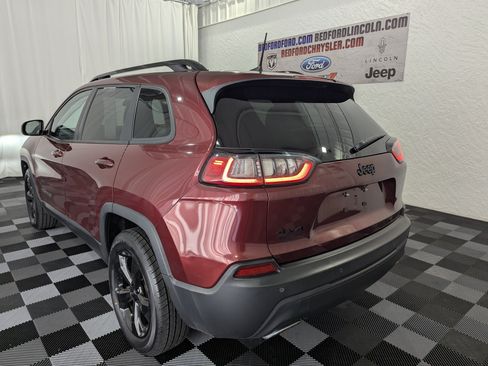 Used 2019 Jeep Cherokee Latitude Plus AWD/4WD image 10