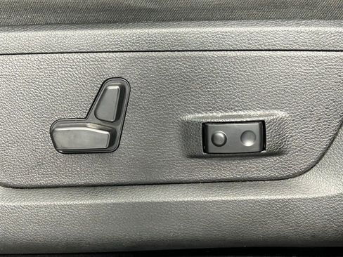 Used 2022 RAM 3500 Big Horn w/ Safety Group B image 31