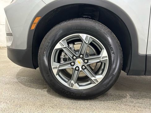 Used 2023 Chevrolet Blazer LT image 11