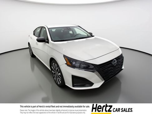 Used 2025 Nissan Altima 2.5 SV image 1
