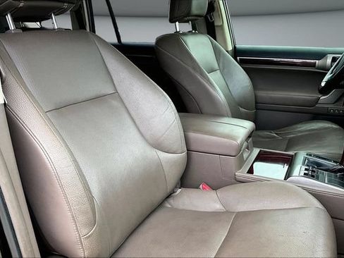Used 2016 Lexus GX 460 w/ Premium Package AWD/4WD image 27