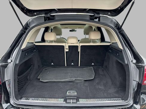 Used 2021 Mercedes-Benz GLC 300 4MATIC image 14