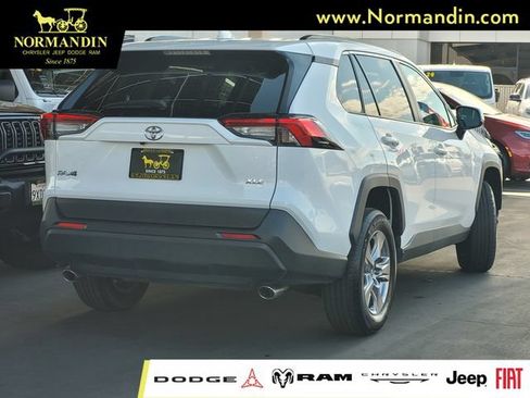 Used 2025 Toyota RAV4 XLE FWD image 3