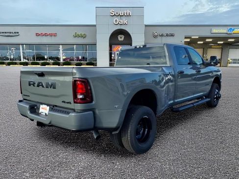 New 2027 RAM 3500 Big Horn AWD/4WD image 3