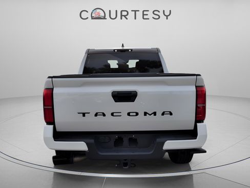 Used 2024 Toyota Tacoma TRD Sport image 4