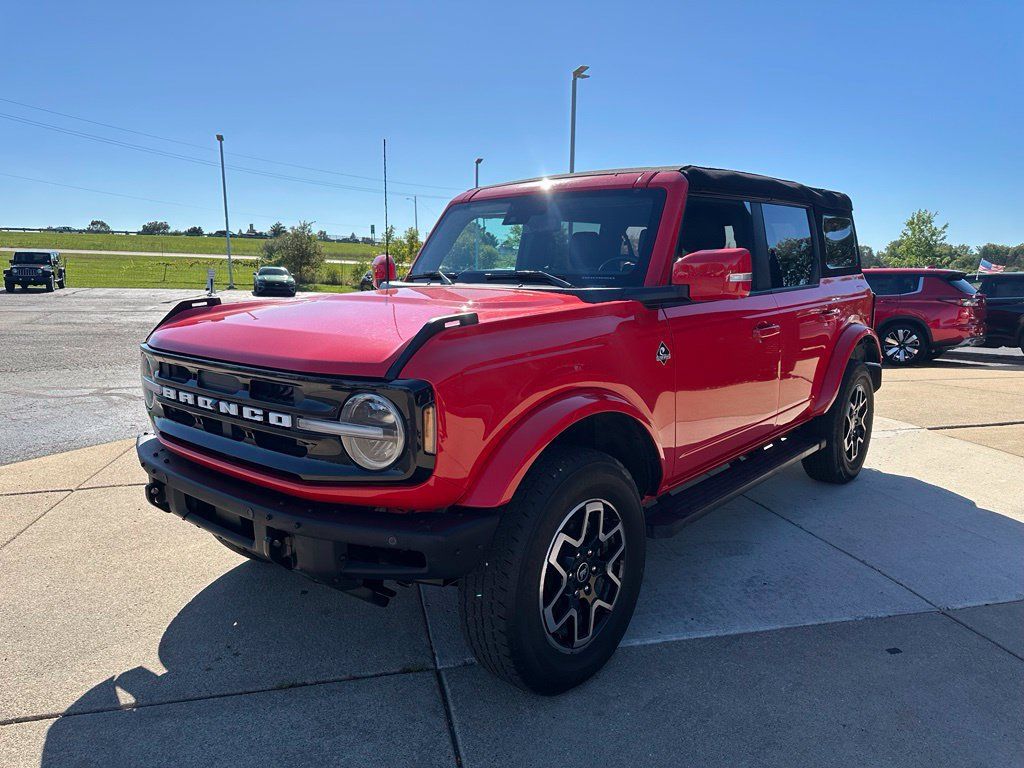 Used 2024 Ford Bronco Outer Banks AWD/4WD image 1