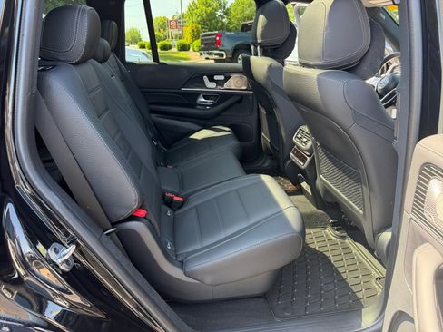 Used 2025 Mercedes-Benz GLS 580 4MATIC image 29