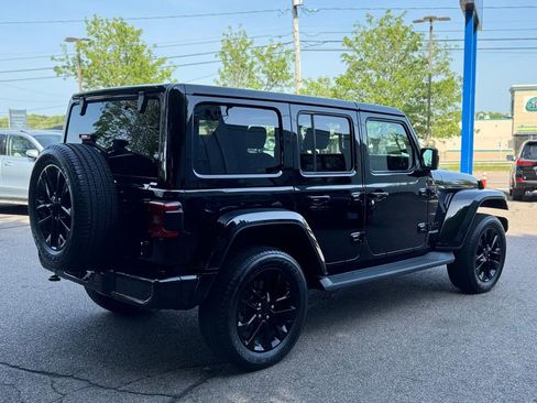 Used 2021 Jeep Wrangler Unlimited Sahara AWD/4WD image 6