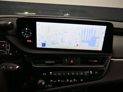 Used 2025 Lexus ES 300h w/ Premium Package FWD image 15