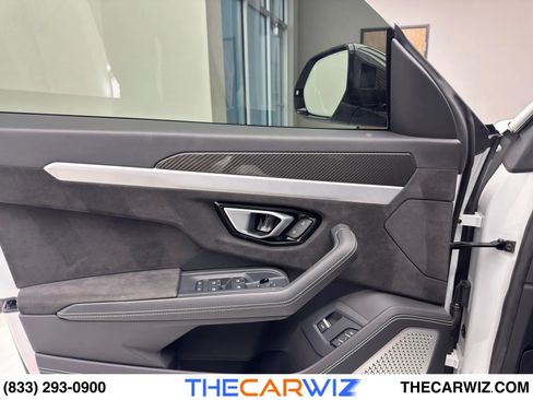 Used 2020 Lamborghini Urus image 57