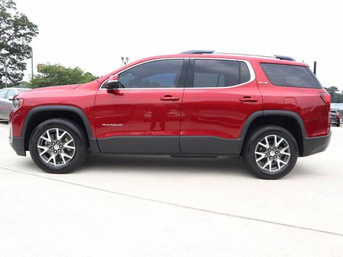 Used 2022 GMC Acadia SLE w/ Driver Convenience Package FWD image 3