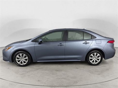 Used 2025 Toyota Corolla LE image 2