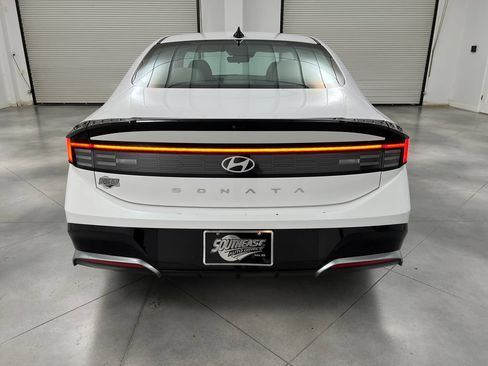 Used 2025 Hyundai Sonata SEL FWD image 8
