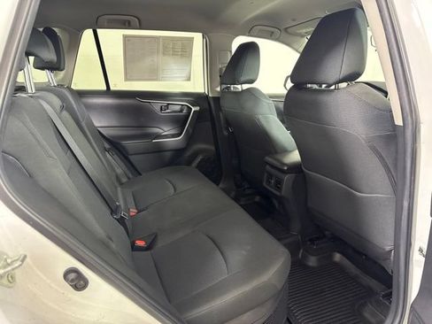 Used 2023 Toyota RAV4 LE AWD/4WD image 5